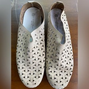 Womens 11 latticework cutout leather flats. Very soft. Tan w/ slight pink hue